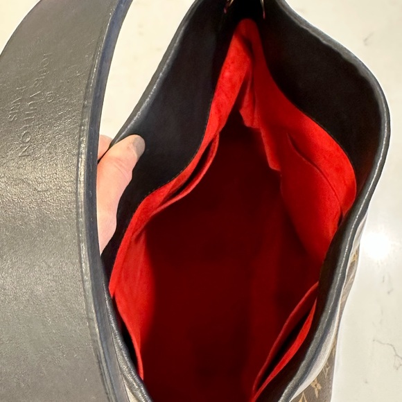 Louis Vuitton 2019 Monogram Tuileries Hobo Purse - Picture 4 of 7